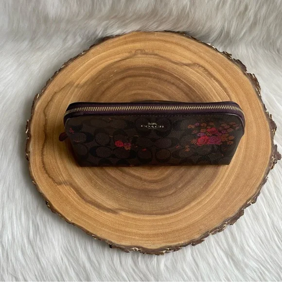 LIKE NEW Coach floral cosmetic bag - Picture 4 of 11